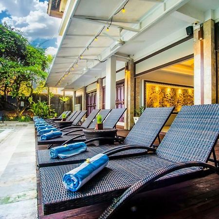Kuta One Party Hotel Kültér fotó