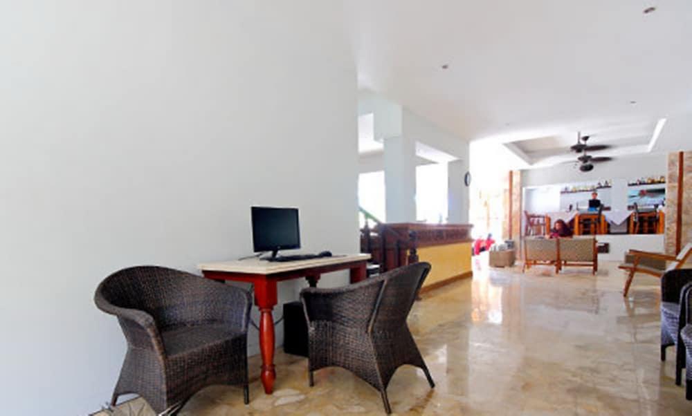 Kuta One Party Hotel Kültér fotó