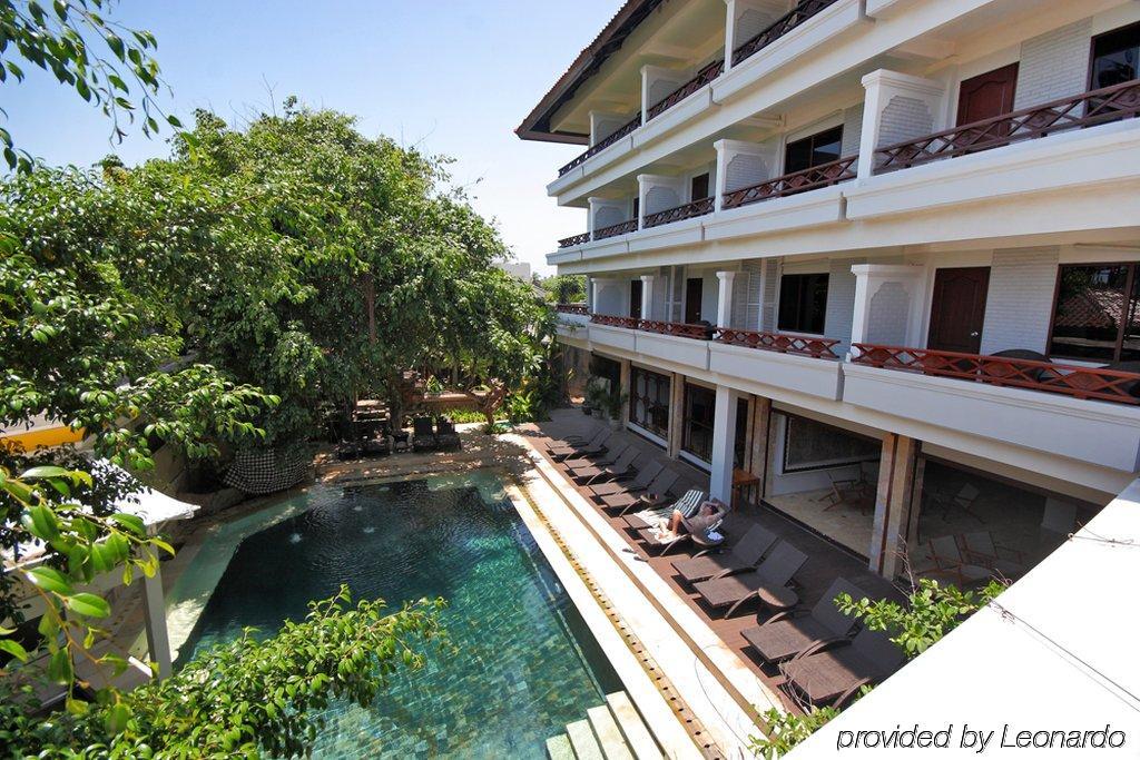 Kuta One Party Hotel Kültér fotó