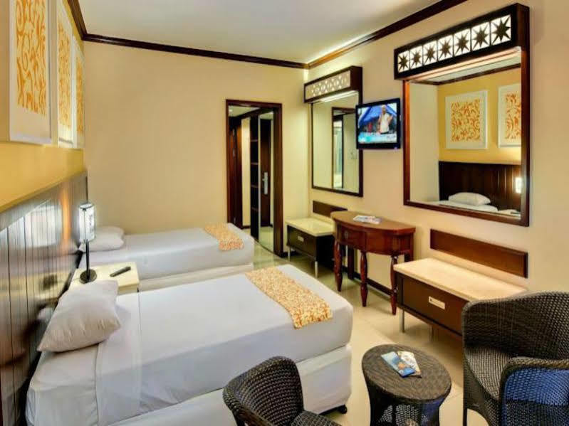 Kuta One Party Hotel Kültér fotó