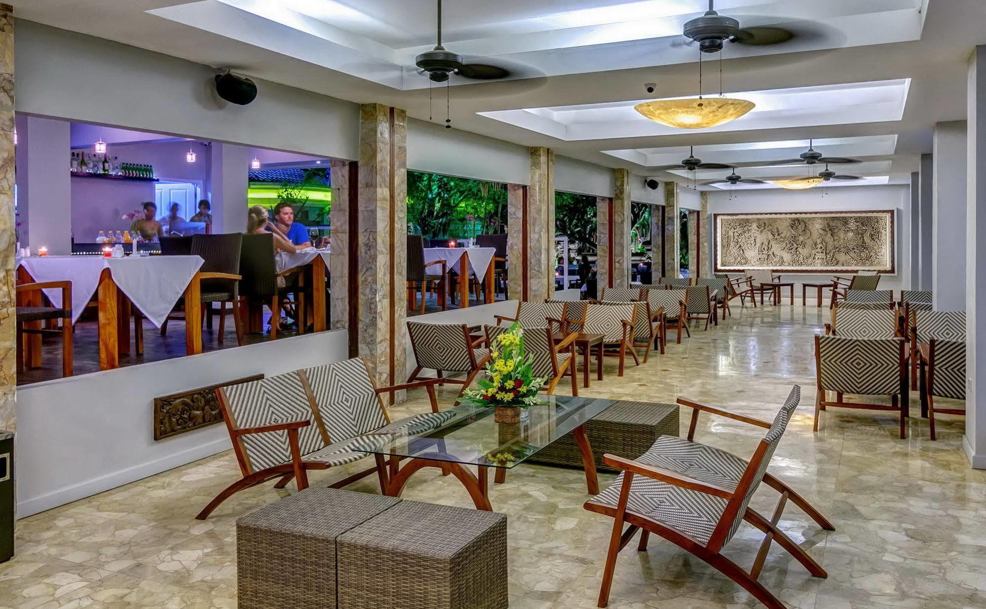 Kuta One Party Hotel Kültér fotó