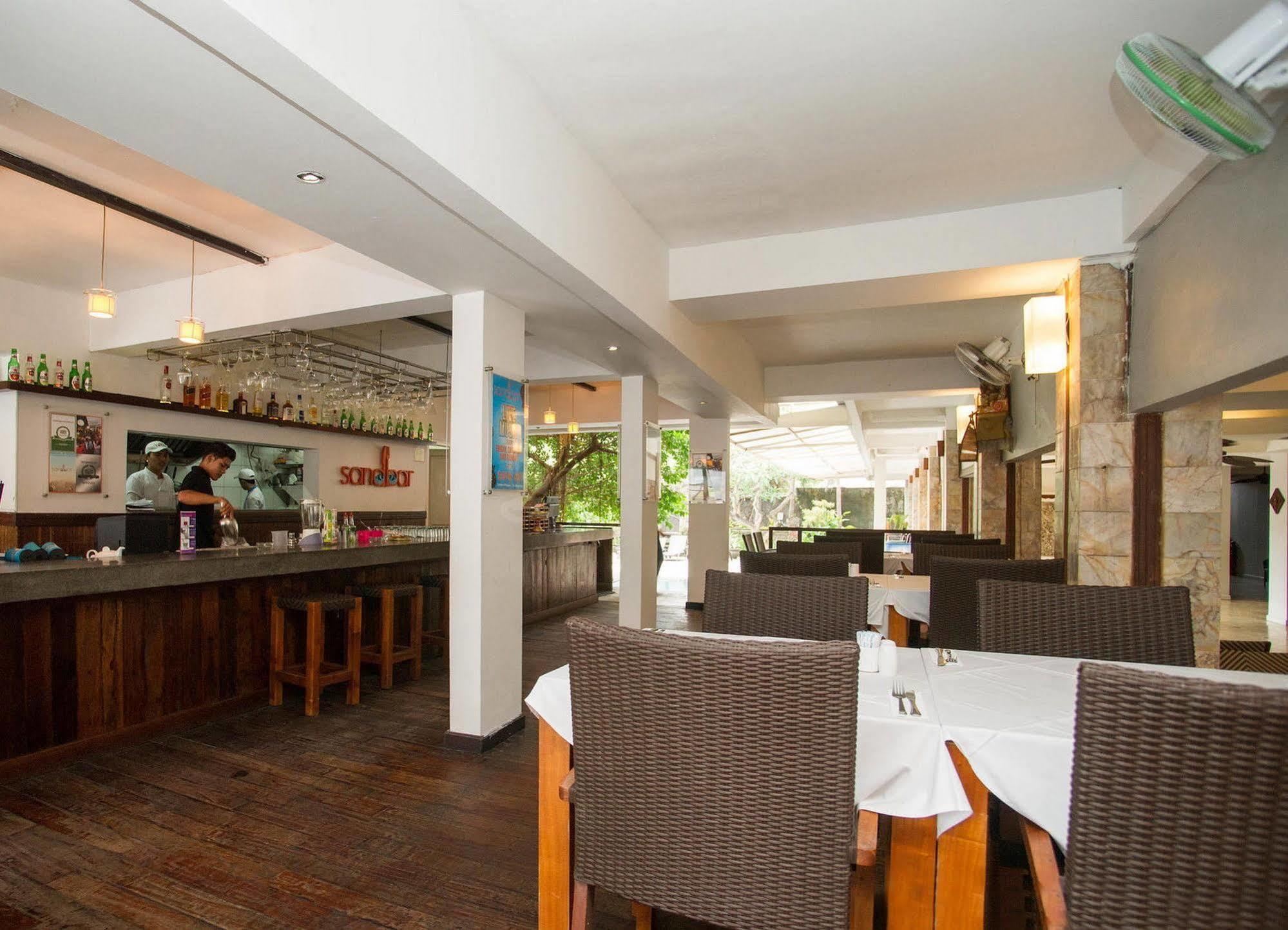 Kuta One Party Hotel Kültér fotó