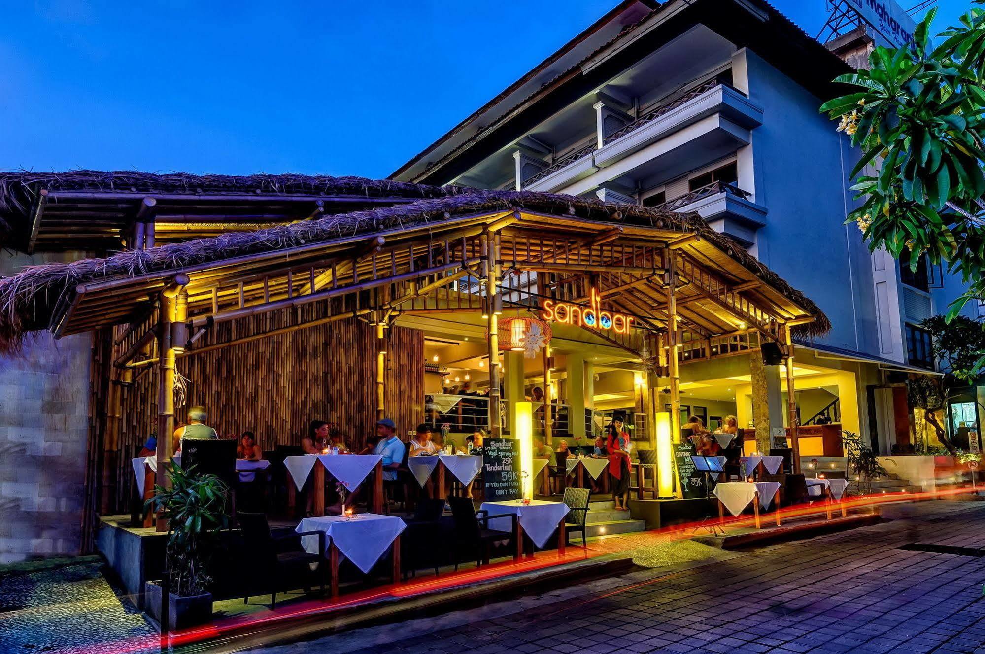 Kuta One Party Hotel Kültér fotó