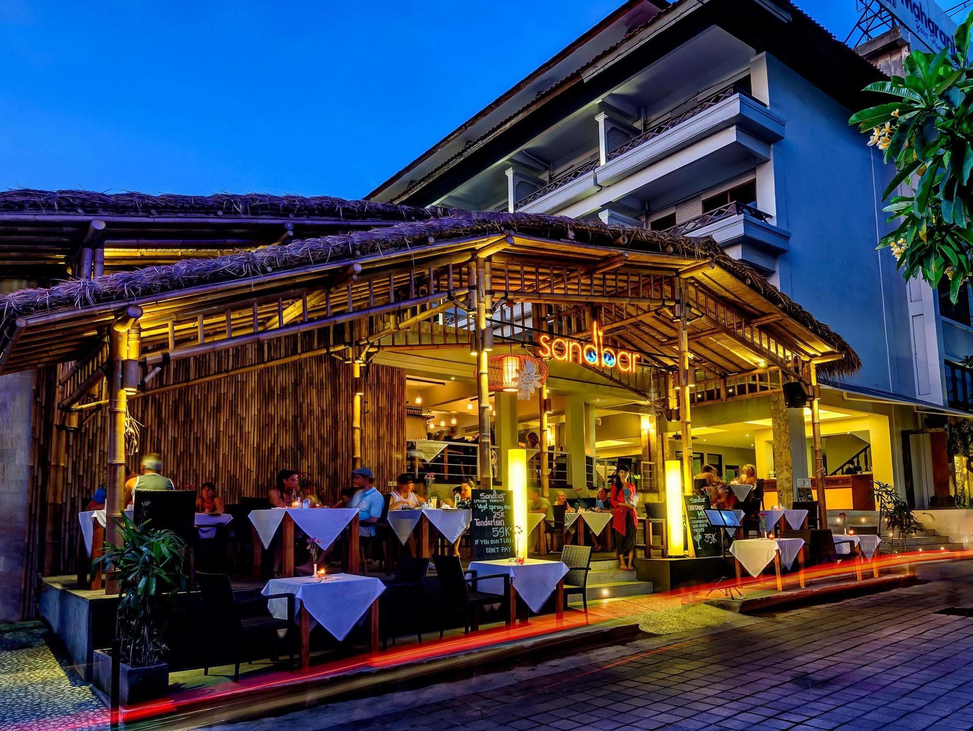 Kuta One Party Hotel Kültér fotó