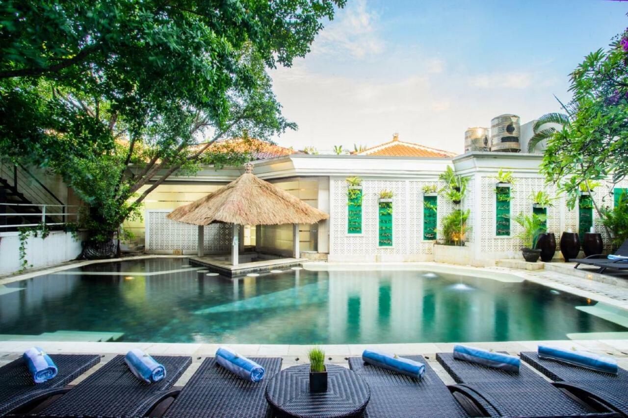 Kuta One Party Hotel Kültér fotó